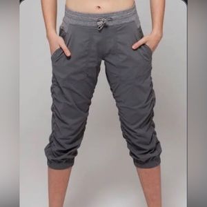 Ivivva Charcoal Gray Ruched Crop Pants